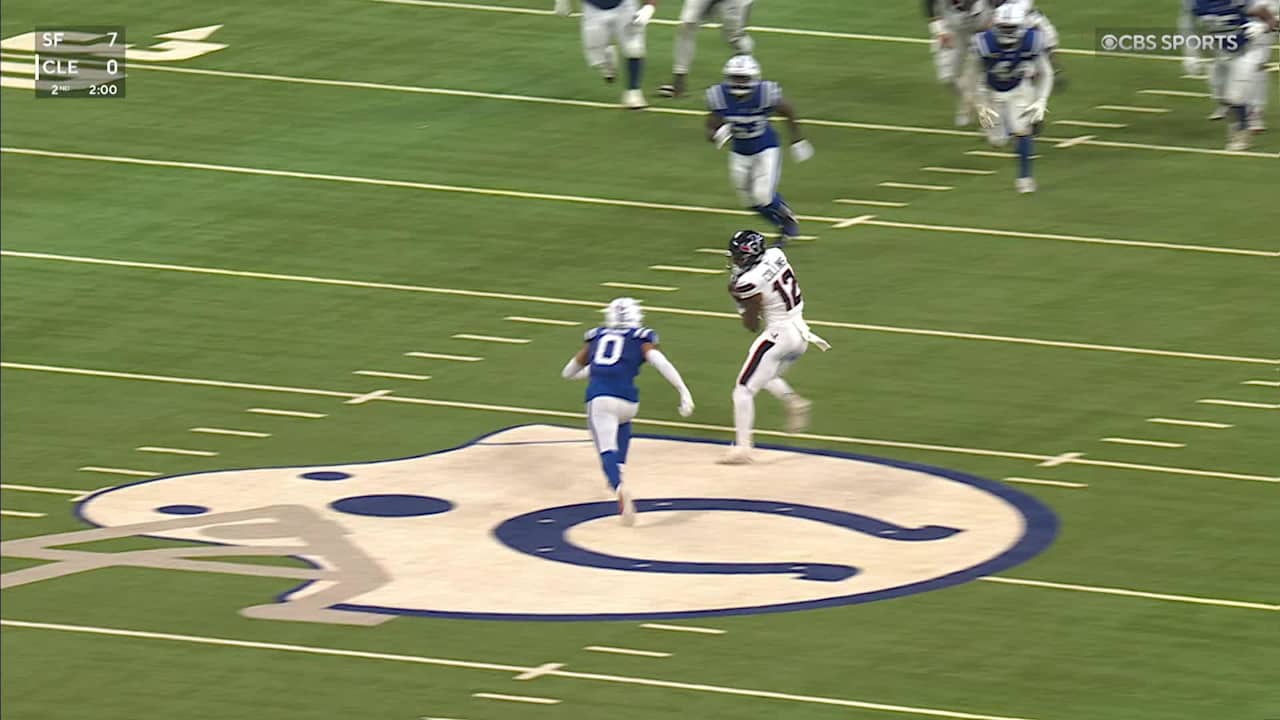Collins has open space on 15-yard slant reception