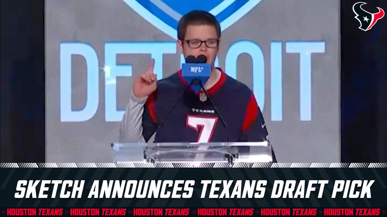 Sketch announces Texans Round 4 pick; team selects Ohion State TE Cade