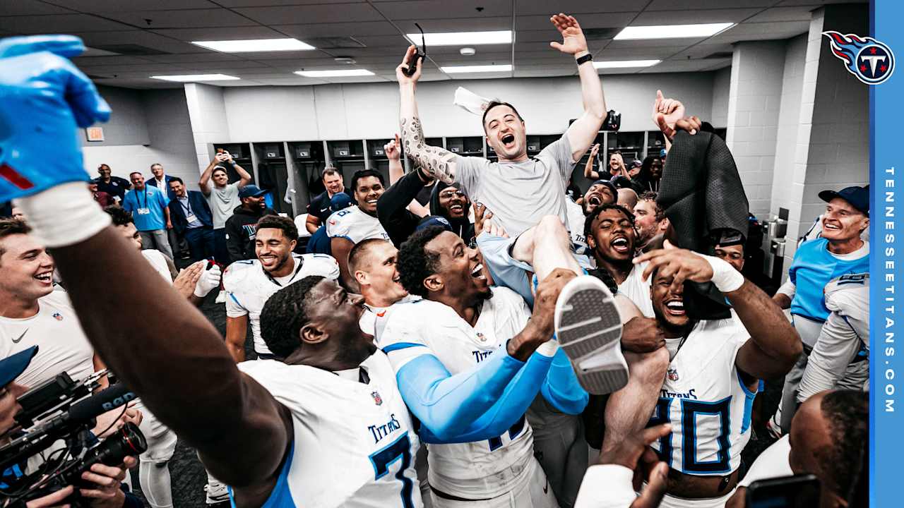 How a Thunderbirds Pilot Inspired the Titans in Comeback Win