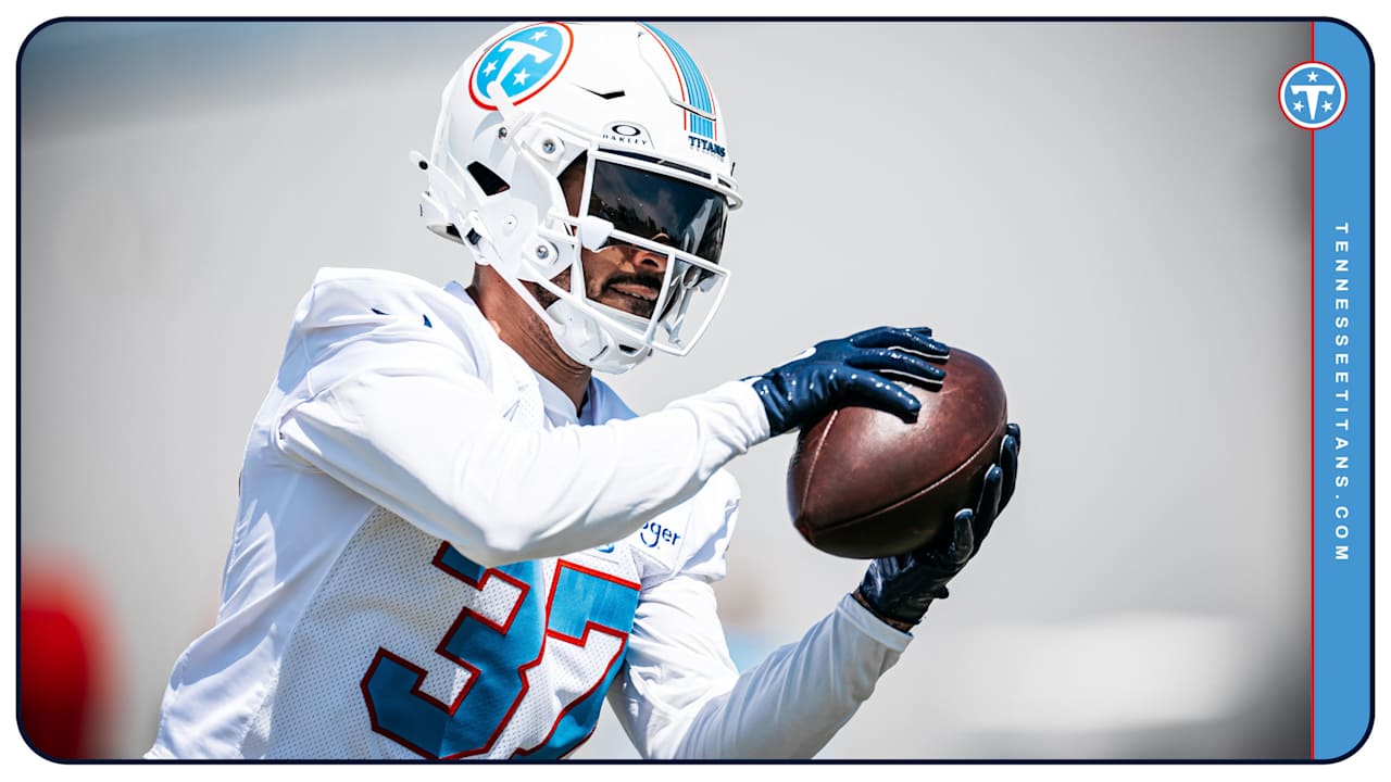 With Plenty of Changes Around Him, Titans Safety Amani Hooker Aims to Keep Doing His Part