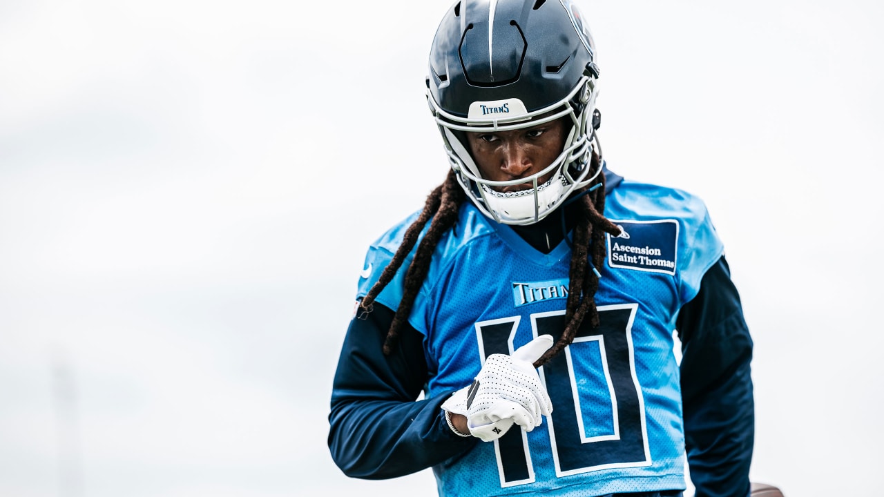 Titans HC Brian Callahan: Veteran WR DeAndre Hopkins to "Several Weeks"  With Knee Injury