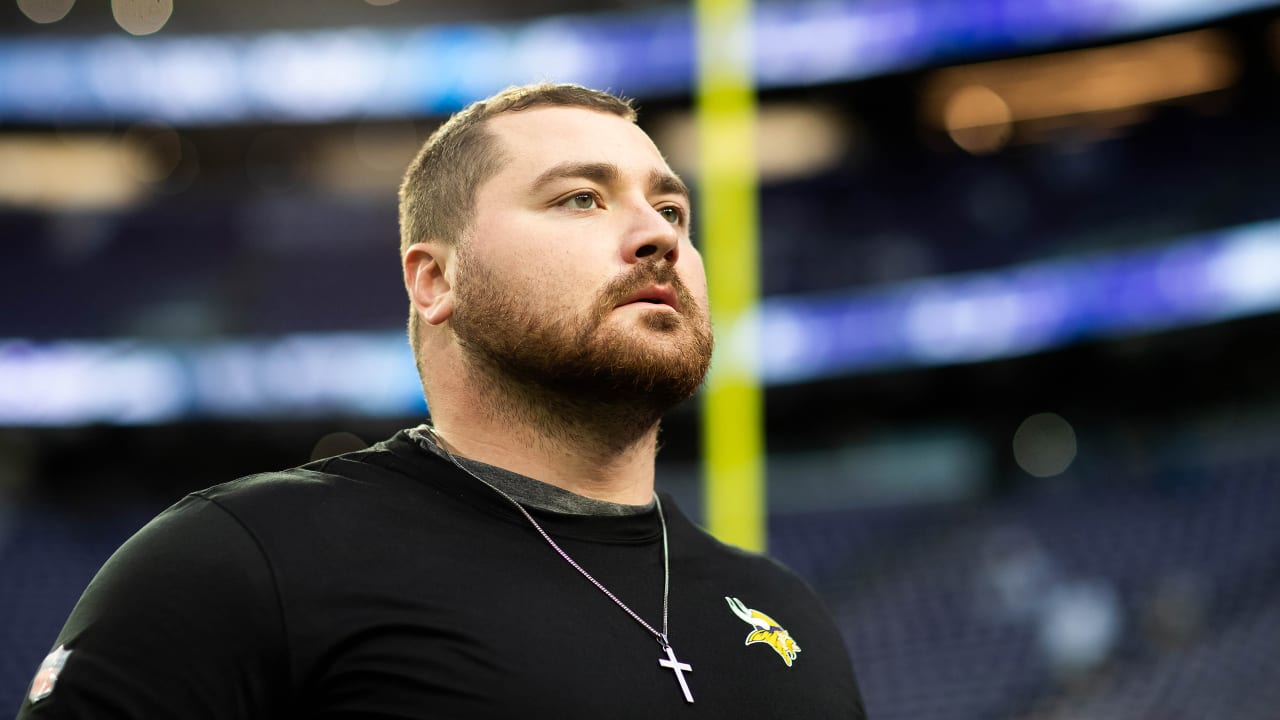 Lunchbreak: Viking Harrison Phillips Announced as Alan Page Community Award Finalist - Vimarsana News