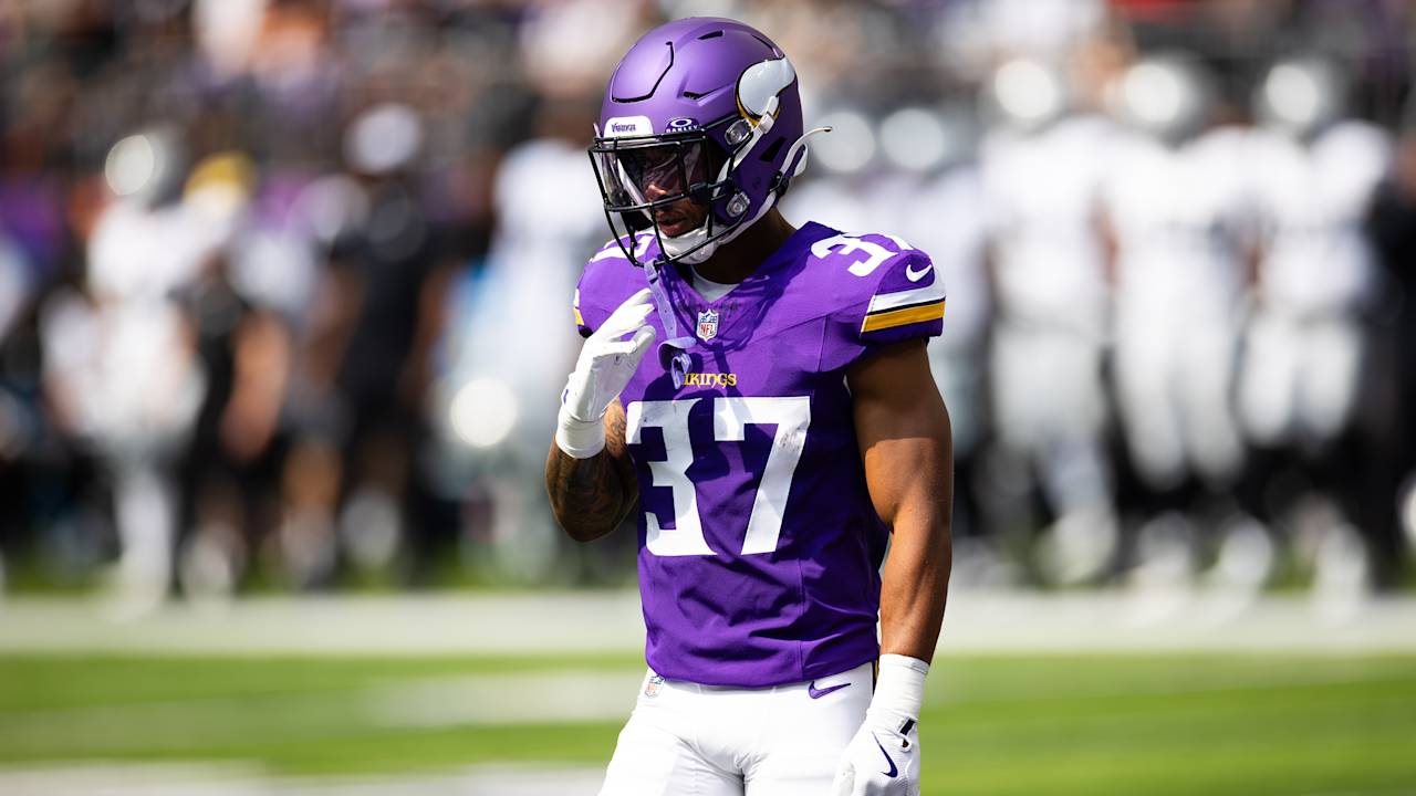 Vikings Sign Myles Gaskin to 53, Place Nick Muse on Injured Reserve