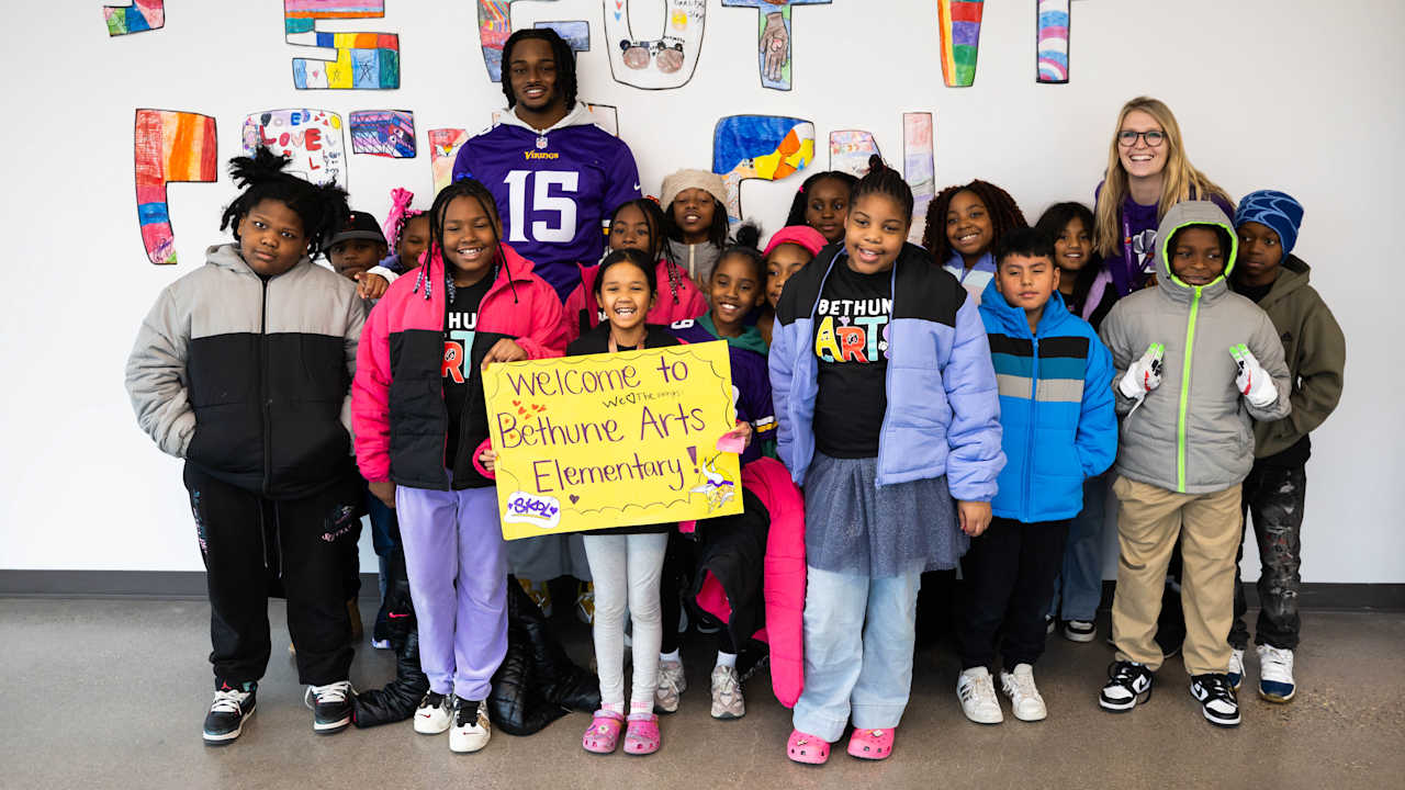 Vikings Spread Holiday Cheer Through Coat Drives, Shopping Sprees & More