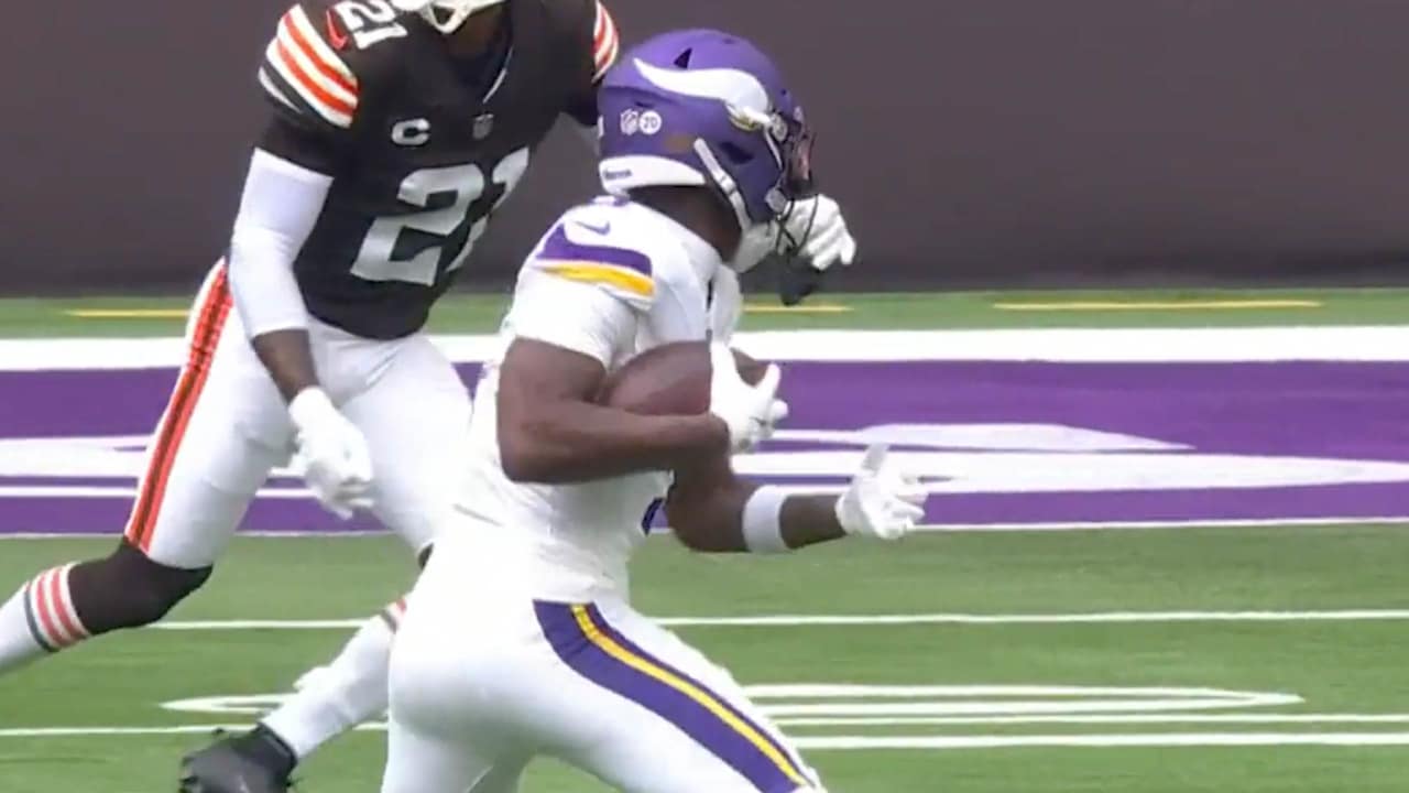 Jordan Addison's First Catch vs. Browns Goes For 15 Yards