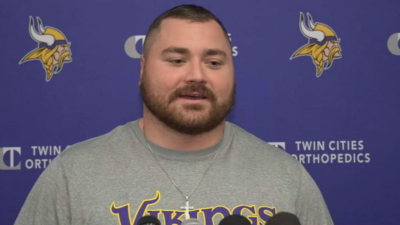 Phillips Talks About Being Vikings' 2023 Walter Payton Man of the Year ...