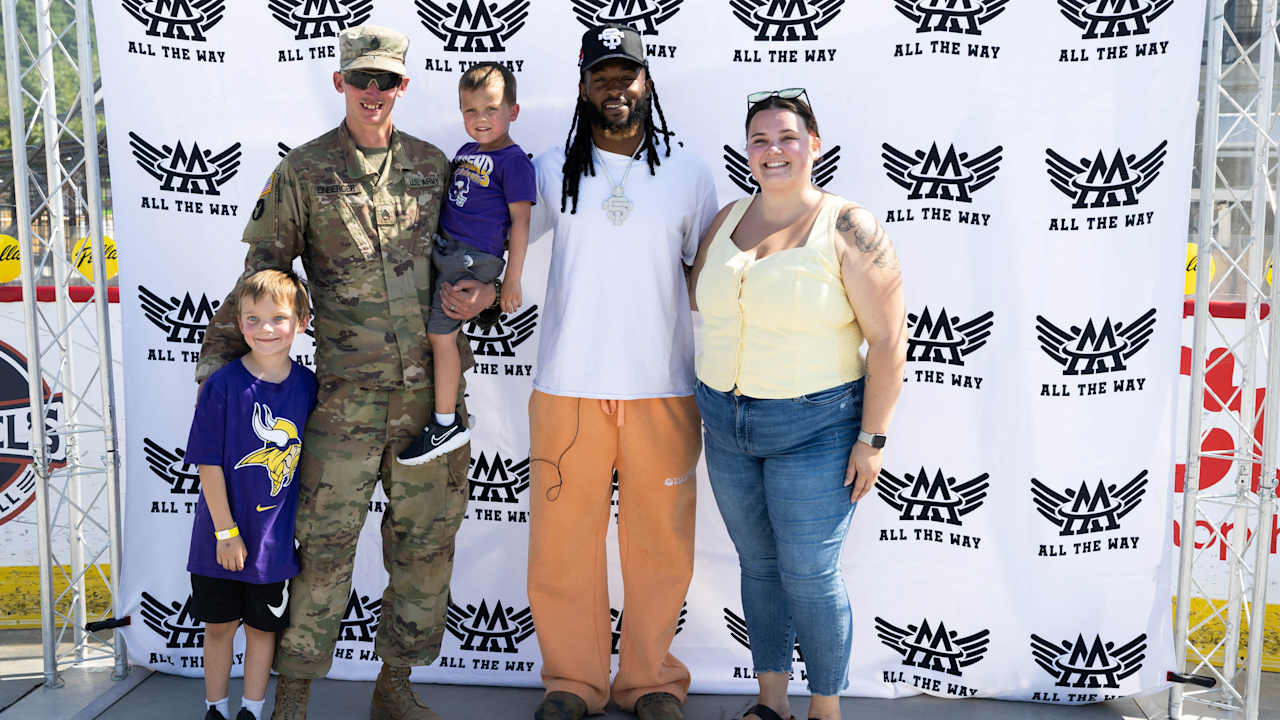 Aaron Jones, Sr., Donates Fresh Kicks for Military Youth at United Heroes League