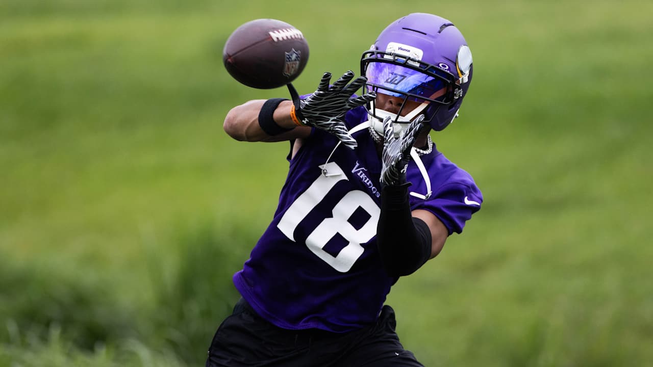 Justin Jefferson Observing Growth in Vikings QBs J.J. McCarthy & Kyler Murray