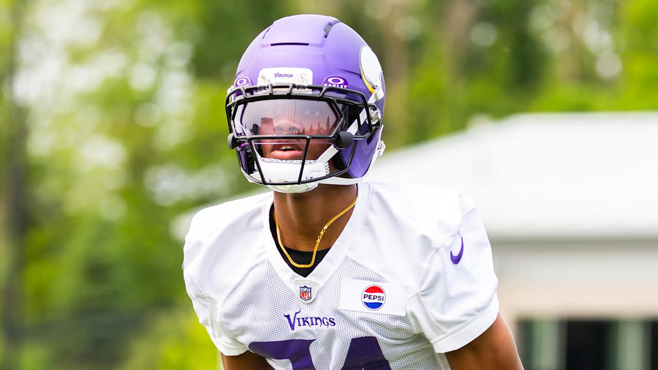 How Family Football Games Uniquely Positioned Zemaiah Vaughn for Vikings Opportunity