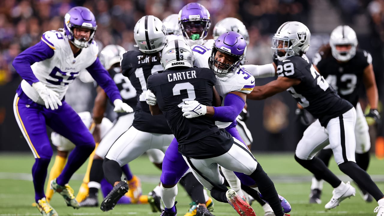 Vikings Defensive Dominance & Offensive Woes at Raiders