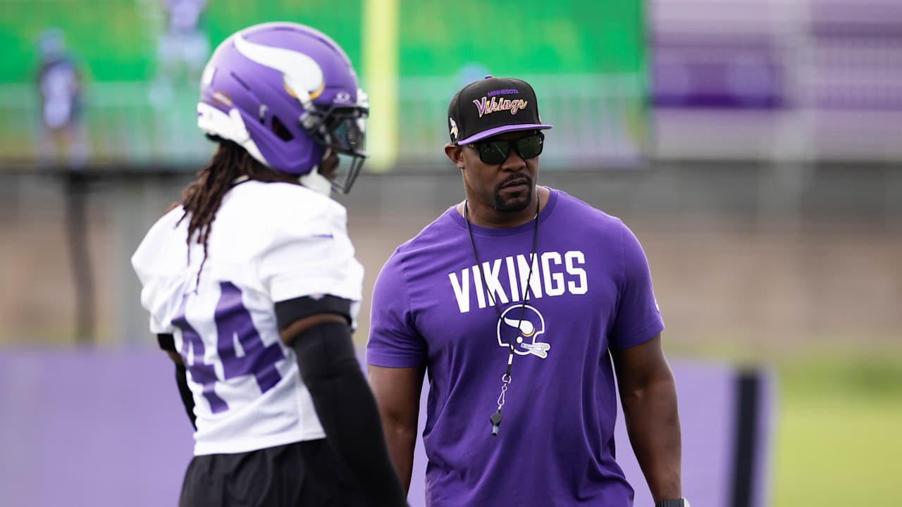 Lunchbreak: CBS Ranks NFL's Play Callers; Adrian Peterson's 2027 Hall of Fame Candidacy Evaluated