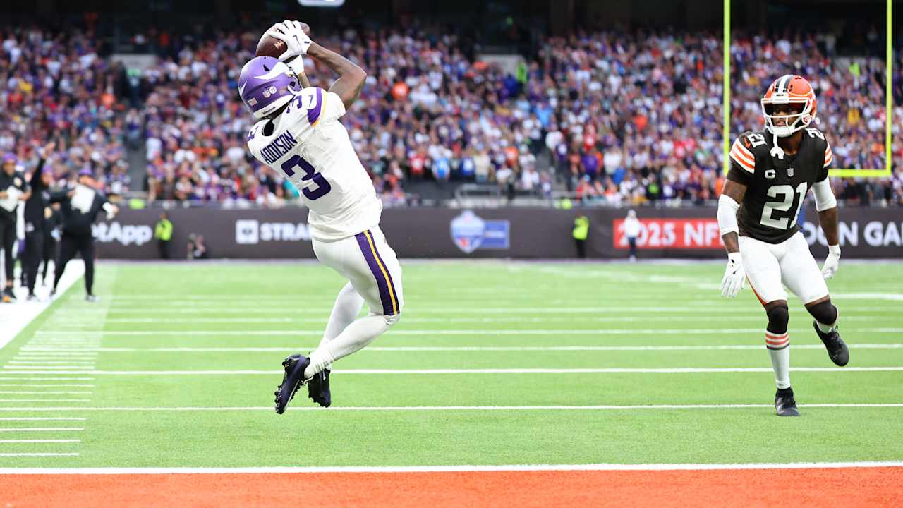 Epic Comeback Keeps Minnesota Undefeated in London