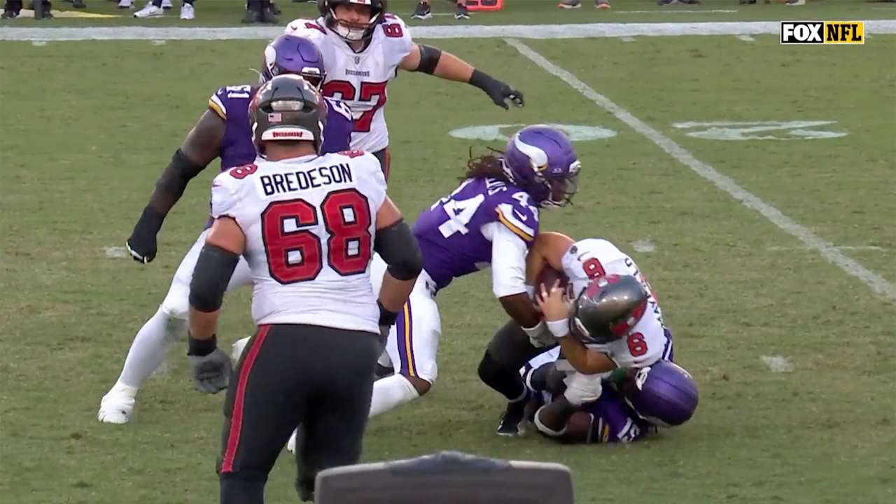 Josh Metellus & Dallas Turner Deny Baker Mayfield with Third-Down Sack