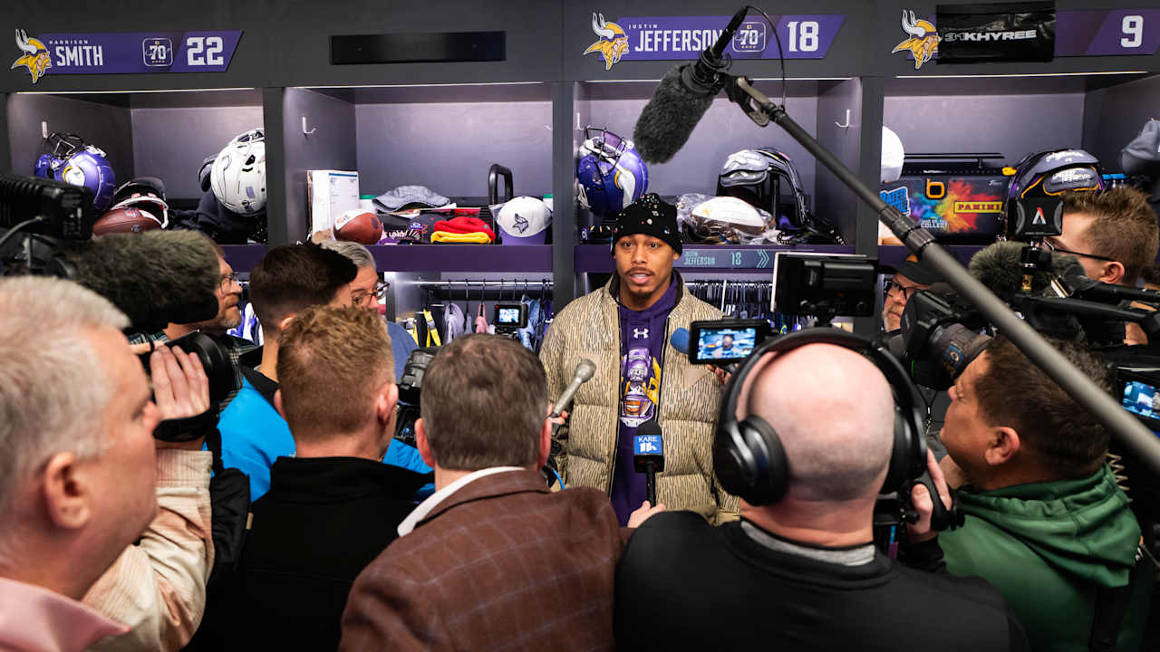 Vikings Players Clean Out Lockers to Close Out 2024 Season