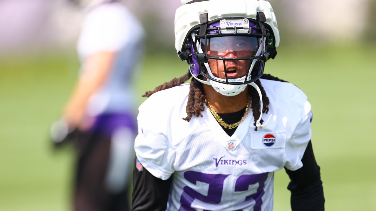 Stephon Gilmore gets comfortable for his first day with the Vikings