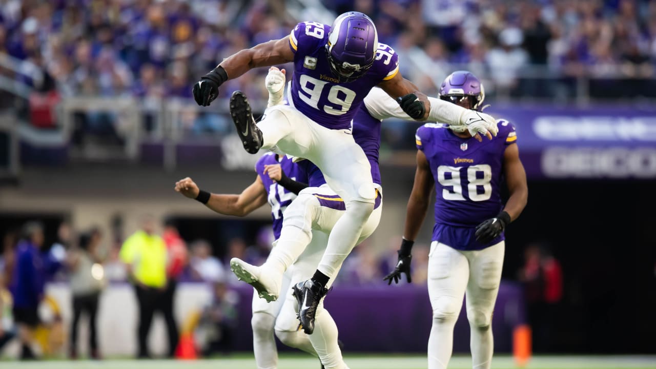 Danielle Hunter and Andrew DePaola will represent Vikings at Pro Bowl Games