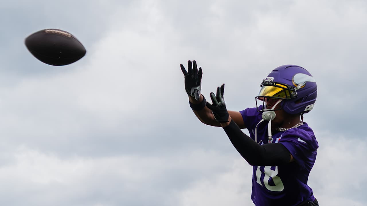 Justin Jefferson Adding Flavor, Connecting with J.J. McCarthy at Vikings OTAs