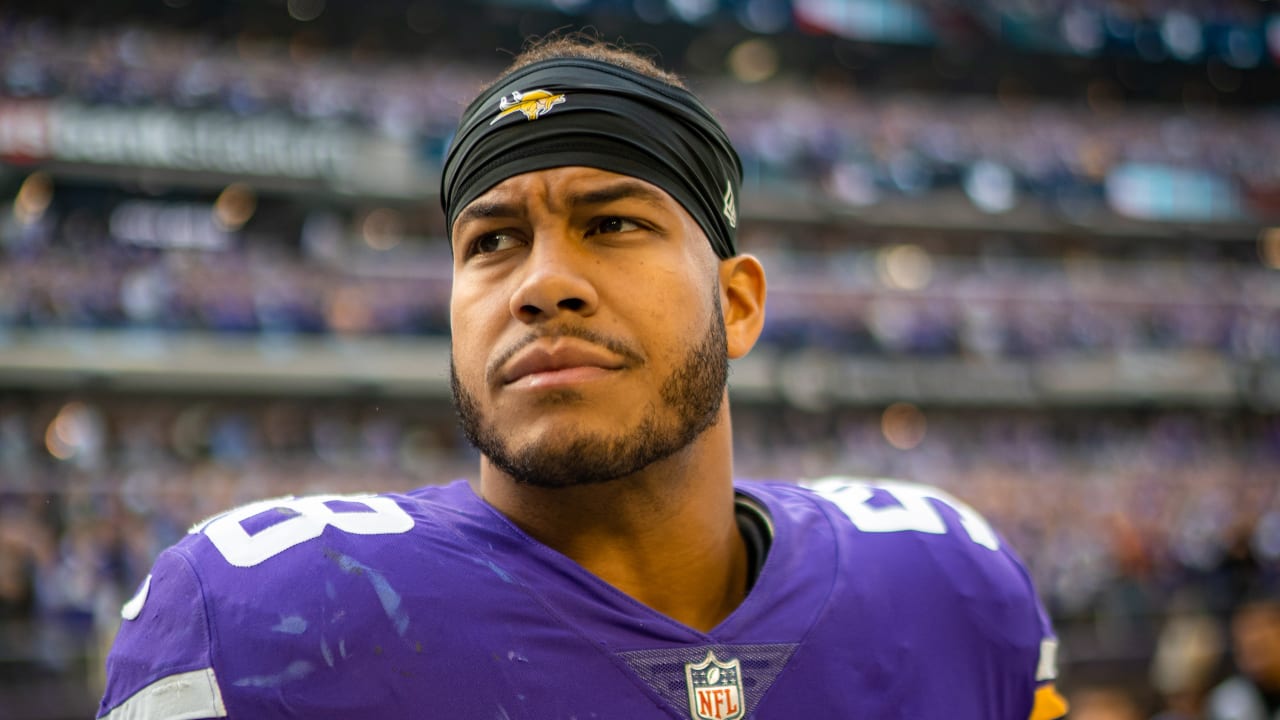 Vikings Place Jordan Hicks on Injured Reserve; Return Myles Gaskin to Practice Squad - Vimarsana News