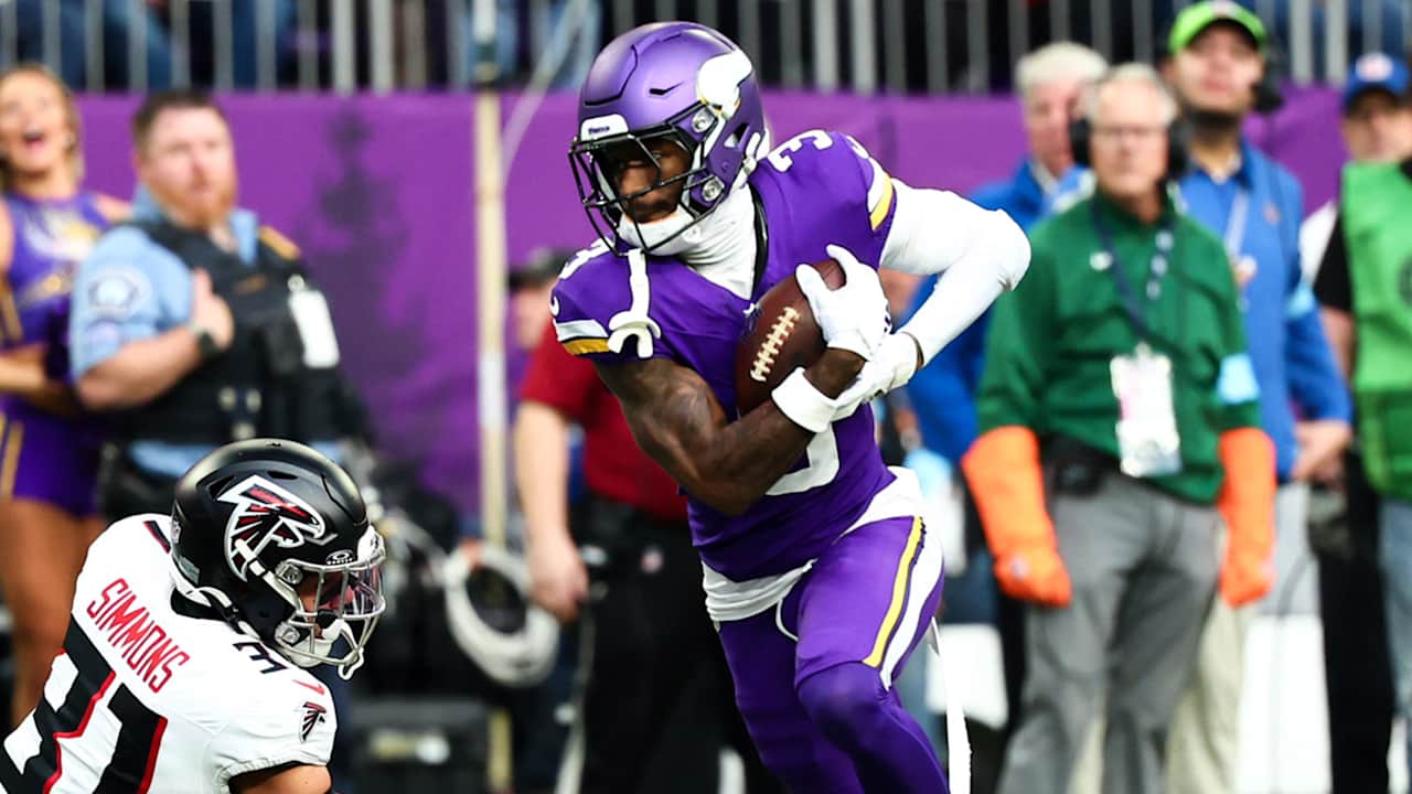 Addison Hauls In A 49-Yard Touchdown Catch