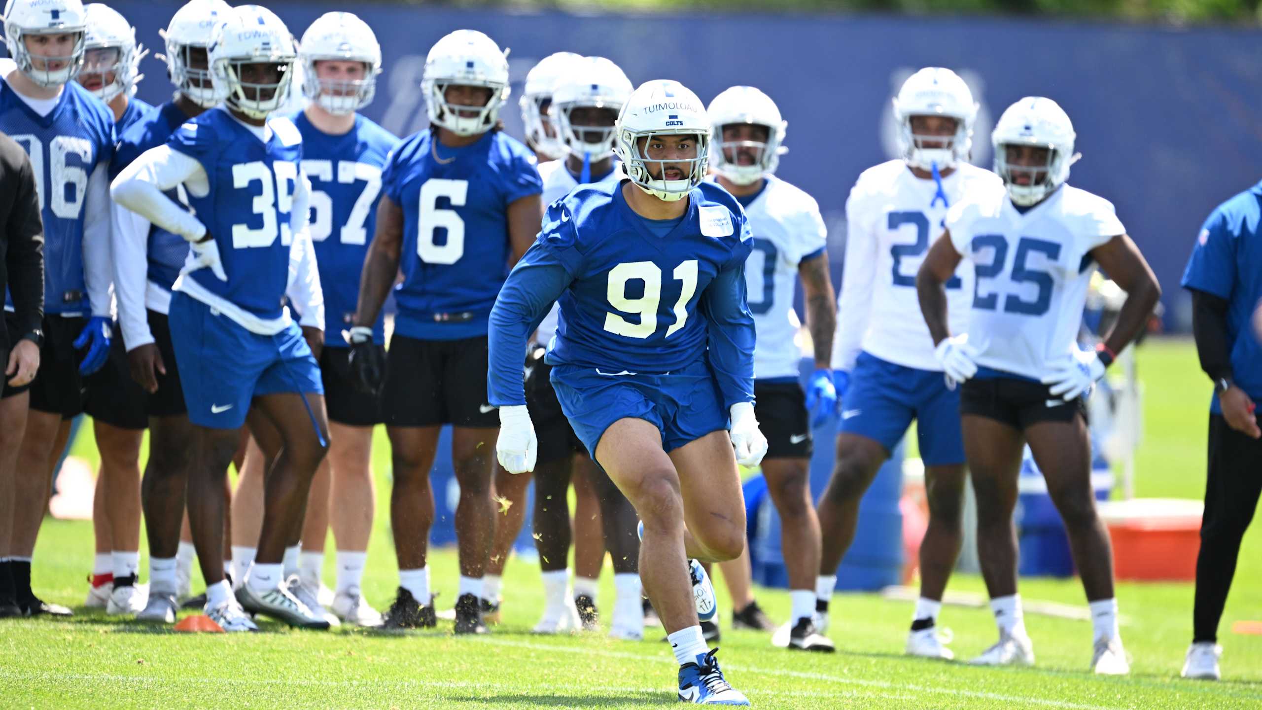 J.T. Tuimoloau's 22nd birthday presents include wearing Colts jersey, breaking down practice huddle: 'How much better can it get?'