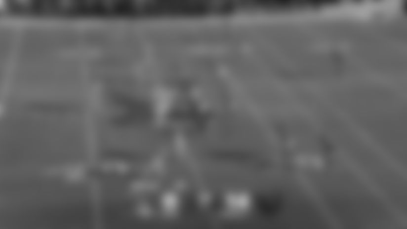 Bears linebacker D'Marco Jackson sacks Browns quarterback Shedeur Sanders for a loss of eight yards.