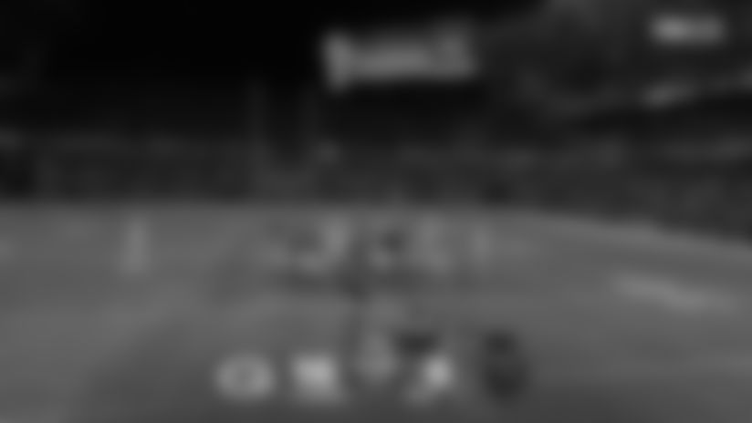 Bears kicker Cairo Santos converts on a 43-yard field goal.