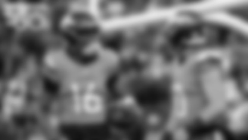 On this episode of "Broncos in 60," Defensive Coordinator Vance Joseph talks about the challenges of preparing to face the Las Vegas Raiders ahead of Week 12, while Offensive Coordinator Joe Lombardi shares his thoughts on the Broncos' rookie class.