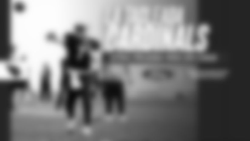 Ep. 169 - Otra prueba más en casa, y llega con ese sabor especial de un choque divisional. En el podcast oficial del equipo, Luis Hernández y Rolando Cantú desmenuzan la visita de los Rams al nido, un enfrentamiento que históricamente se vive como una verdadera guerra.