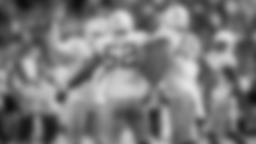 Listen to Matt "Money" Smith and Daniel Jeremiah's call of outside linebacker Khalil Mack getting his 100th career sack from the Week 17 matchup against the Denver Broncos.