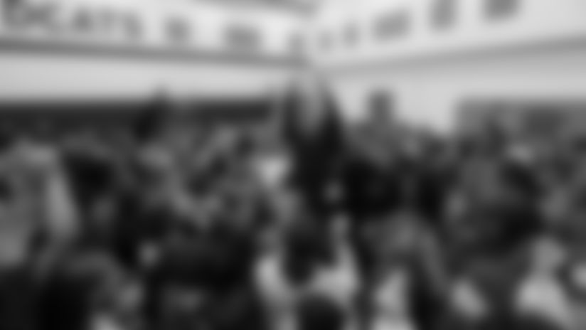 The NFL and GENYOUth partnered to host a flag football clinic event during the 2026 NFL Combine week. Featuring Colts LB Zaire Franklin, the event helped promote physical activity and provided students with NFL flag football equipment.