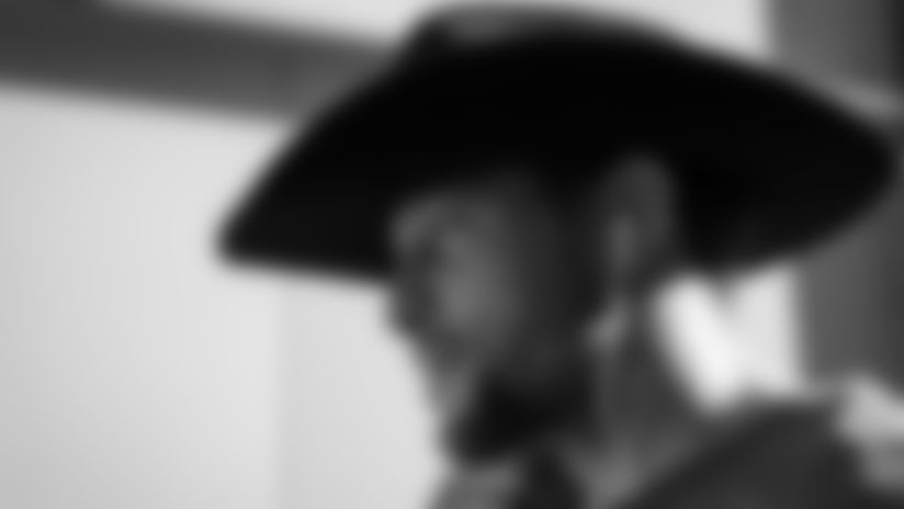 Join us as we take a look back on our favorite photos from player arrival photos during the Atlanta Falcons' 2025-2026 season.