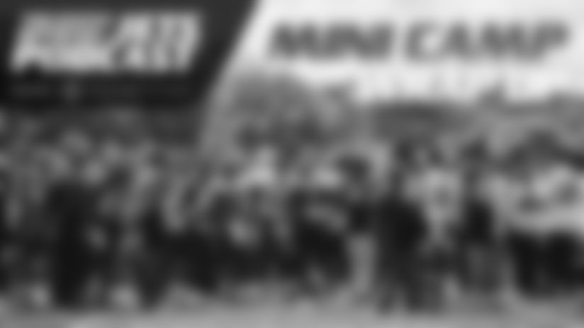 Host Eric Allen is joined in the studio by Jets team reporter Ethan Greenberg to discuss 2025 mandatory minicamp which put the finishing touches on a successful offseason from the Green & White. Both Ethan and Eric spent the summer with the Green & White and during this podcast shared their takeaways and observations from the last week of action.