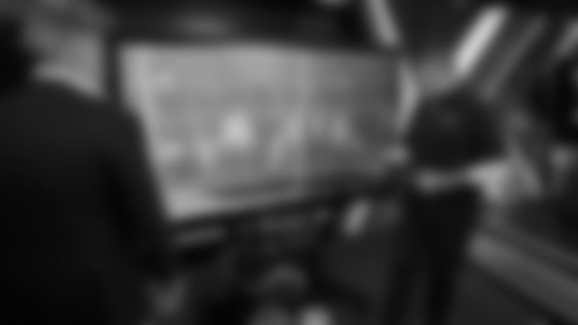 Patriots head coach Mike Vrabel and Scott Zolak break down the X's and O's of key moments in the Patriots Week 12 win over the Cincinnati Bengals.