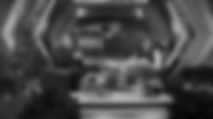 Patriots head coach Mike Vrabel sits down with Scott Zolak to discuss their performance against the Baltimore Ravens, and how he manages injuries across the roster, Plus, Vrabel explains why Christmas is so meaningful to him.