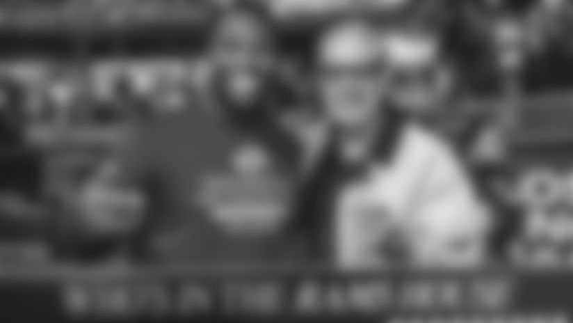 Jeff Goldblum, Tinashe, WAR, and more celebrities were spotted at SoFi Stadium enjoying the Los Angeles Rams' Week 15 win over the Detroit Lions. Browse through photos of Jeff Goldblum meeting defensive end Kobie Turner, Tinashe performing "No Broke Boys", and mascots playing football.