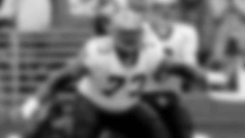 Longtime right guard will be honored at halftime Sunday