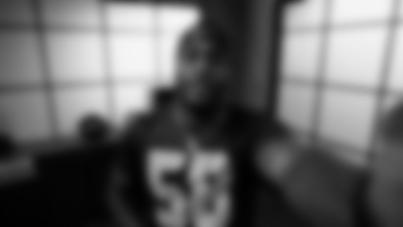 Seahawks players show their appreciation towards the 12s for their continuous support all season long.