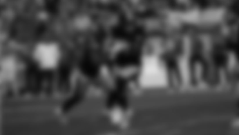 Listen to Payton Wilson's interception in Spanish, courtesy of the Steelers Spanish language audio broadcast team