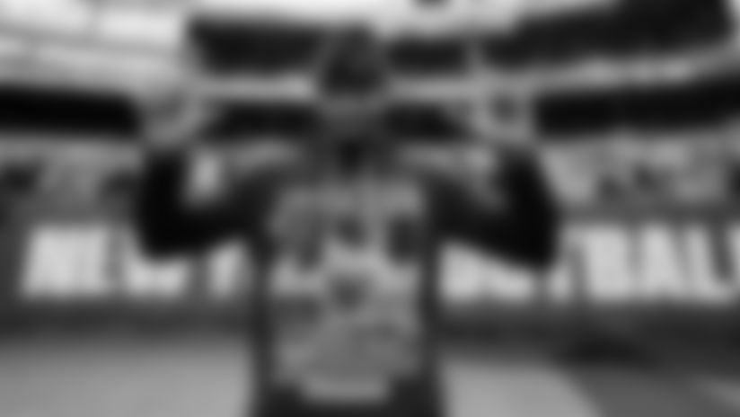 View pregame photos as the Vikings prepare for the Week 16 game against the Giants at MetLife Stadium.