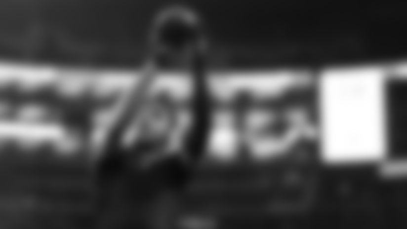 View pregame photos as the Vikings prepare for the Week 15 game against the Cowboys at AT&T Stadium.