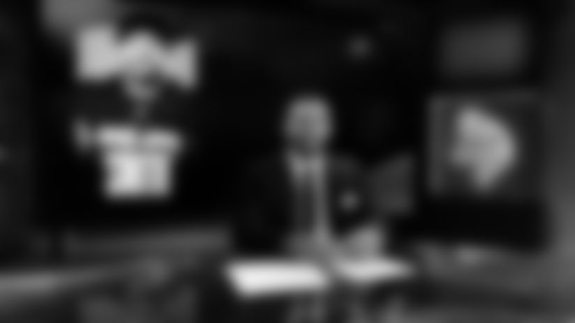 Harrison Smith Suits It Up for Season 14 Contract Signing