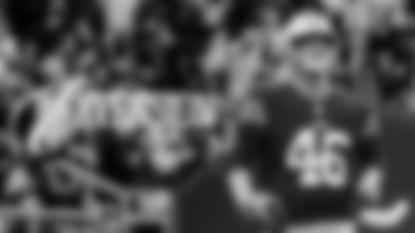 The San Francisco 49ers today announced they have re-signed LS Jon Weeks to a one-year extension.