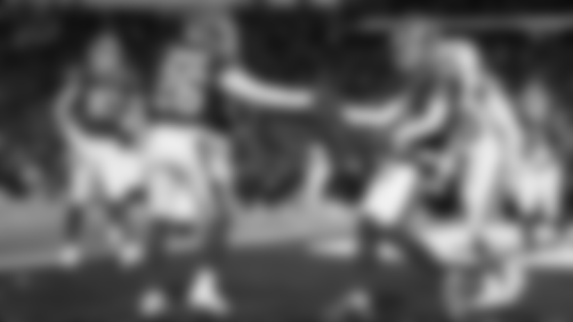 Buffalo Bills quarterback Mitchell Trubisky throws a 6-yard touchdown to running back Ty Johnson on a quick-out route for Trubisky's fourth score of the game.