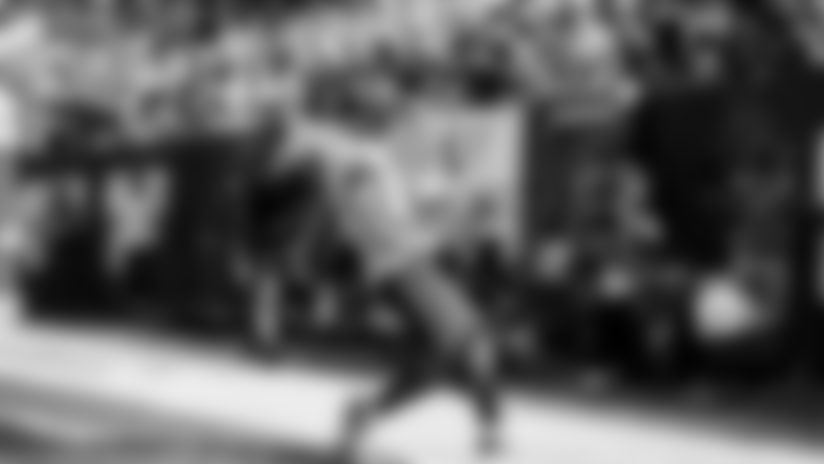 A big bounce back for Bucky Irving? A pair of 1,000-yard receivers? An impressive combination of stats for Tykee Smith? Brianna Dix, Gabriel Kahaian and Scott Smith make some optimistic prognostications for the Bucs next season