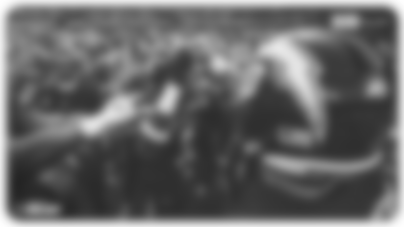 Check out the top photos of the Bolts warming up for their Week 17 matchup against the Houston Texans at SoFi Stadium!