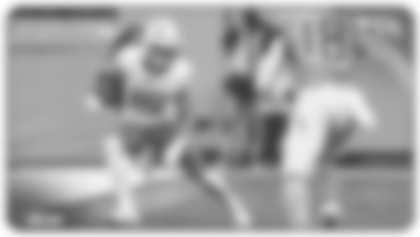 Browse through live action photos of the Bolts Week 8 matchup against the Tennessee Titans at NIssan Stadium!