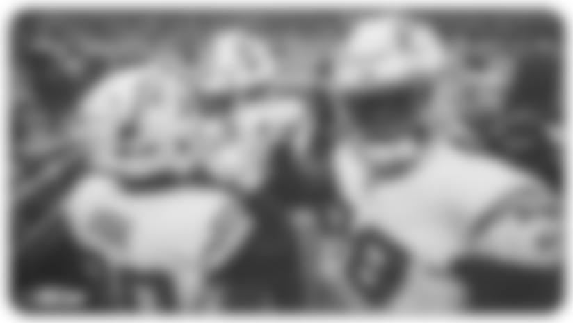 Check out the top photos of the Bolts warming up for their Week 16 matchup against the Dallas Cowboys at AT&T Stadium!