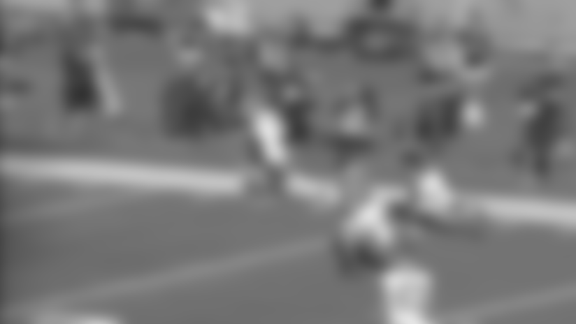 Kansas City Chiefs quarterback Chris Oladokun connects with wide receiver Xavier Worthy for a 28-yard gain against the Tennessee Titans.