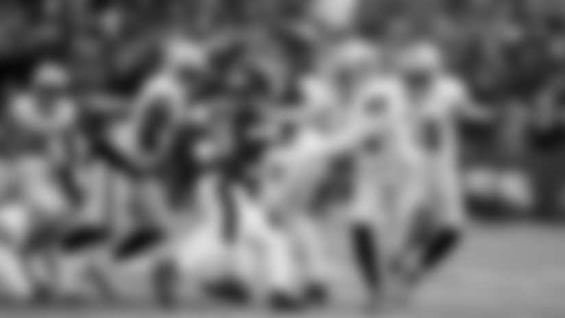 La ofensiva volvió a estancarse en el debut como titular de Kenny Pickett con los Malosos, mientras la defensiva fue exigida durante casi 40 minutos.