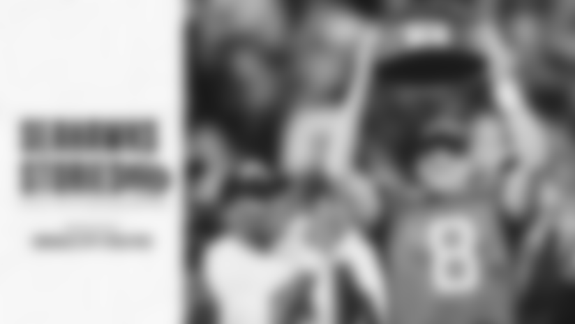 In this episode of Seahawks Stories 50th Season Edition, Seahawks Legend Matt Hasselbeck joins Jen Mueller to discuss the 2005 season where Seattle made their first Super Bowl appearance in franchise history. Today's show: Pro Bowlers (1:05), Wildcard game 2004 (3:30), Pride in the run game (6:24) 2005 Offensive Line (7:10), Hasselbeck's two things (13:03), Holmgren's influence (14:10), Matt's light bulb moment (16:57), 2005 Training camp (20:00), Rams win in St. Louis (23:34), Slip in slide (27:28), Impact of the 12s (29:38) and Lessons from SB 40 (35:07).